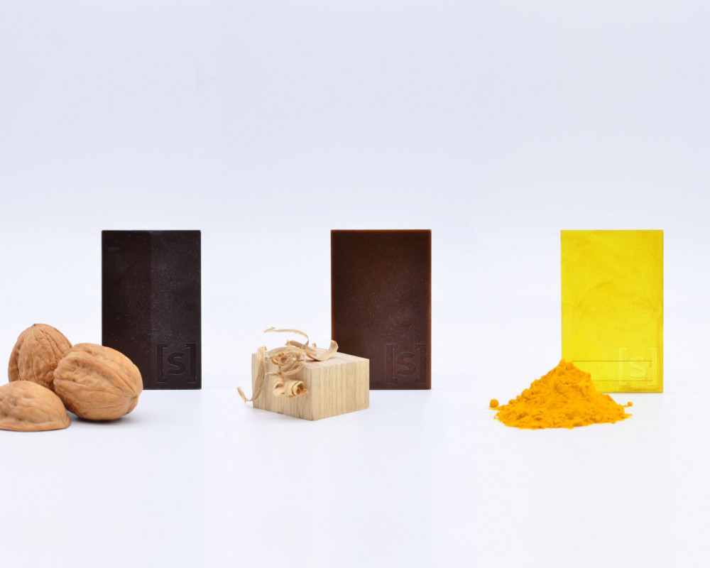 Image of bioplastic and the natural products that they are made from
