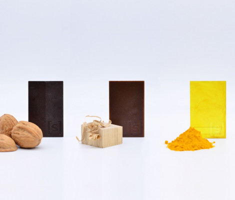 Image of bioplastic and the natural products that they are made from